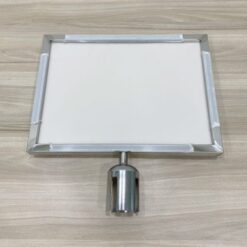 Bảng chỉ dẫn gắn cột chắn inox khổ A3 3 Bang thong tin cot phan cach BRBA32 4 500x500 1