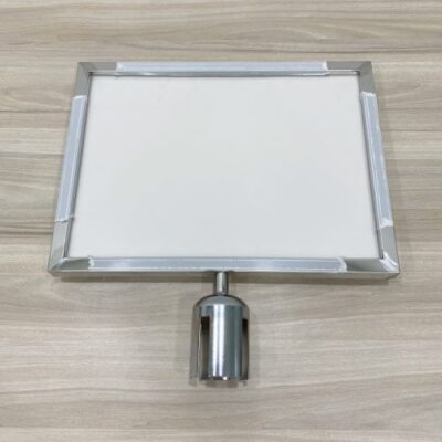 Bảng chỉ dẫn khổ A4 cắm cột chắn inox 5 Bang thong tin cot phan cach BRBA32 4 500x500 1