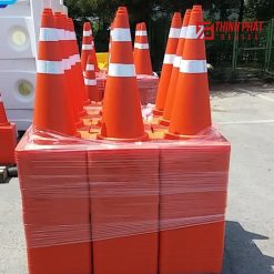 Cọc tiêu hinh chóp nón nhựa