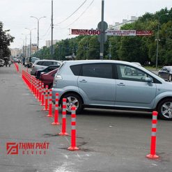Nắp phủ phản quang cho cọc tiêu giao thông 5 Cọc trụ được lắp lớp phủ phản quang