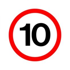 Biển hạn chế tốc độ dưới 10km/h