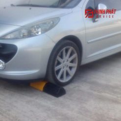 Cục chặn bánh xe cao su 3 Cao su chặn bánh xe bãi đô
