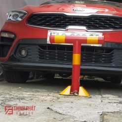 Cọc khóa giữ chỗ đỗ xe chữ T ở bãi đỗ