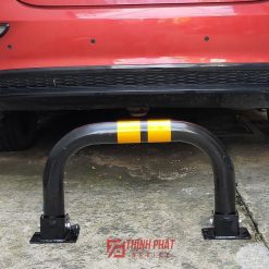 Cọc khóa giữ chỗ đỗ xe chữ U 3 Cọc khóa giữ chỗ đỗ xe chữ U đen thực tế