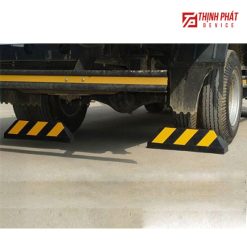 Sản phẩm Cục chặn bánh xe tải xe bus