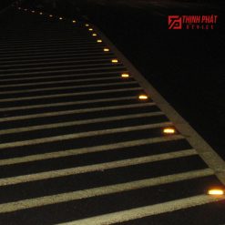 Đinh phản quang lỗ kính