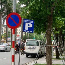Biển báo cấm đỗ xe 2 Do Xe Ha Noi 5 01