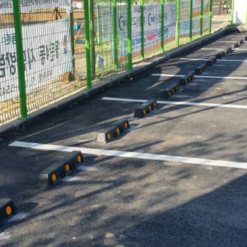 Cục chặn bánh xe dán giấy phản quang 2 Pic 7 2