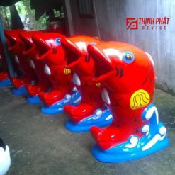 Thùng rác nhựa công cộng cá chép
