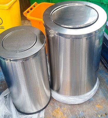 thung rac inox tron nap lat