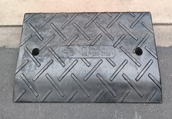 Dốc bục lên xuống, bậc lên xuống xe ô tô xe máy kích thước 75x45x17 cm 5 z5076744662672 497bd285e3f44672b635608d2649c521 1