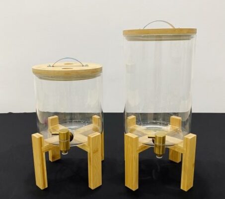 Binh dung nuoc trai cay chan go 3 500x573 2