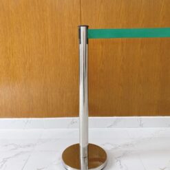 CỘT CHẮN INOX DÂY KÉO 2M DÂY XANH LÁ 1 Dau xanh la cot phan cach H2MGR 5 500x578 1