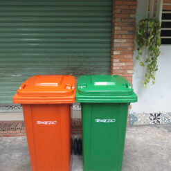 Thùng rác công nghiệp 240L Kenzio dày nặng 15kg 2 z5759722423446 87123962e6edc7f1adcc0831ee785af4