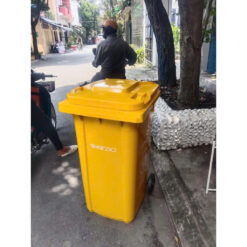 Thùng rác nhựa 240L mẫu 15kg 3 z5937892977990 0bdb8a891253b3ff07a80fa754d452cc
